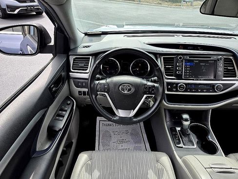 Used 2019 Toyota Highlander Plus image 10