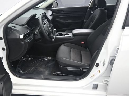 Used 2023 Nissan Altima 2.5 S FWD image 13