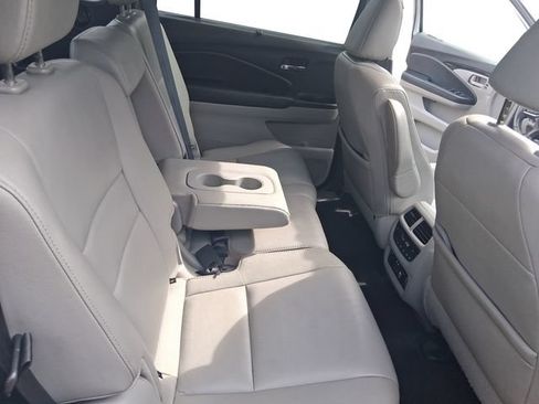 Used 2019 Honda Pilot Touring image 18