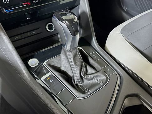 New 2026 Volkswagen Taos SE FWD image 10