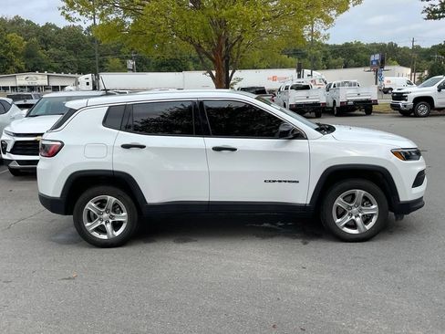 Used 2023 Jeep Compass Sport AWD/4WD image 9