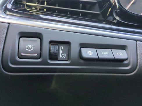 Used 2023 Cadillac XT6 Premium Luxury w/ Technology Package image 31