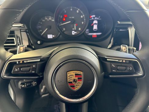 Certified 2025 Porsche Macan AWD/4WD image 27