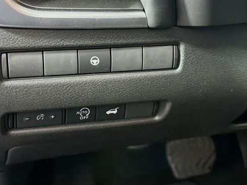 Used 2024 Nissan Rogue SV AWD/4WD image 11