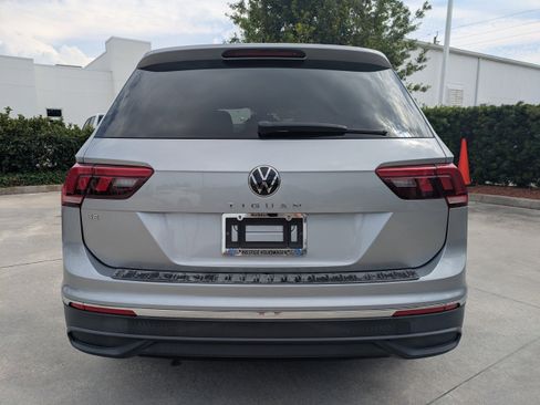 Certified 2023 Volkswagen Tiguan SE FWD image 5