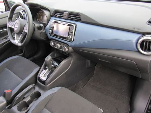 Used 2025 Nissan Versa SV image 10