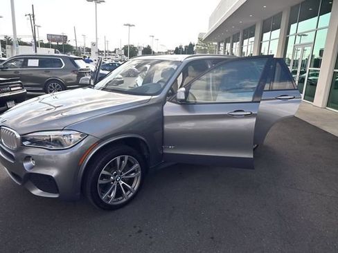 Used 2017 BMW X5 xDrive50i AWD/4WD image 44