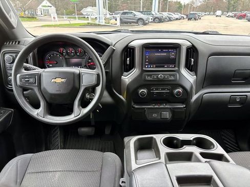 Used 2020 Chevrolet Silverado 1500 Custom w/ Custom Value Package AWD/4WD image 9