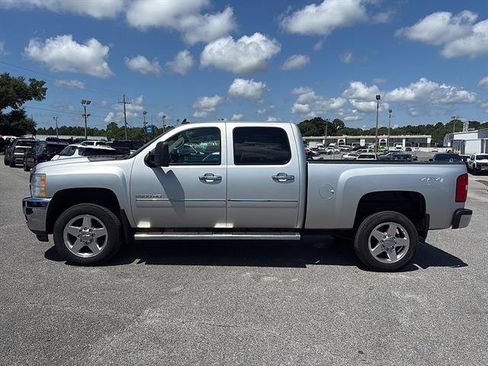 Used 2014 Chevrolet Silverado 2500 LT w/ Custom Sport Truck Package AWD/4WD image 3