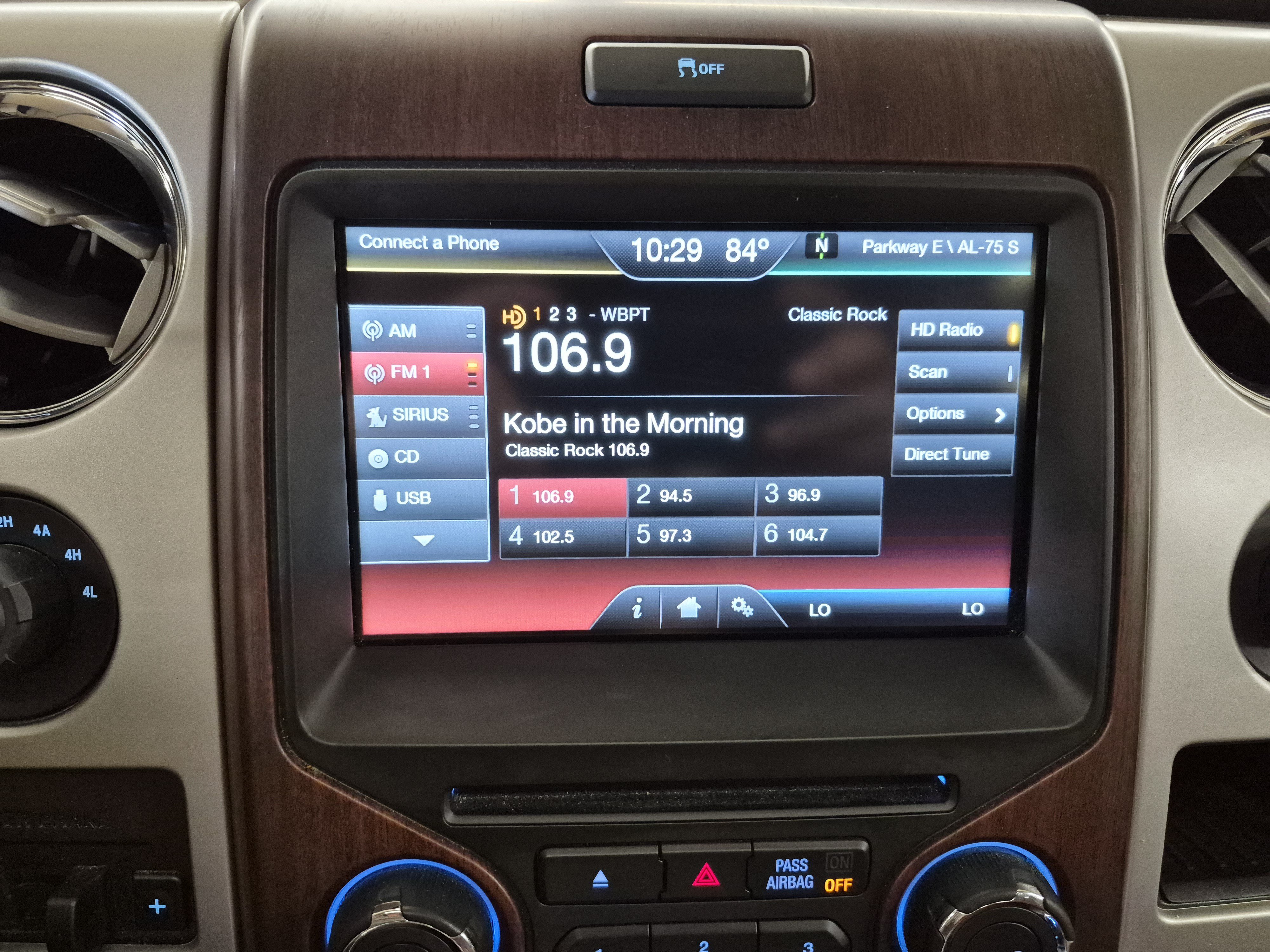 Used 2014 Ford F150 King Ranch w/ King Ranch Luxury Package AWD/4WD image 33