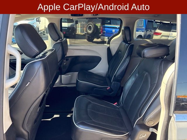Used 2022 Chrysler Pacifica Limited FWD image 15