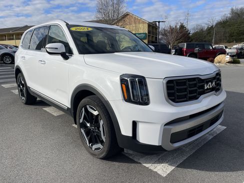 Used 2024 Kia Telluride S image 3
