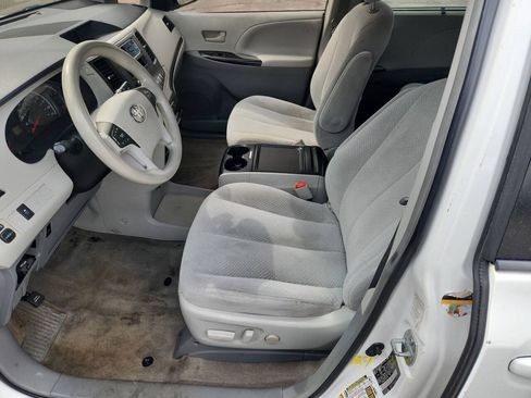 Used 2013 Toyota Sienna LE FWD image 10