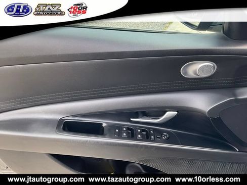 Used 2024 Hyundai Elantra SEL FWD image 18