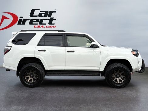 Used 2018 Toyota 4Runner SR5 Premium image 3