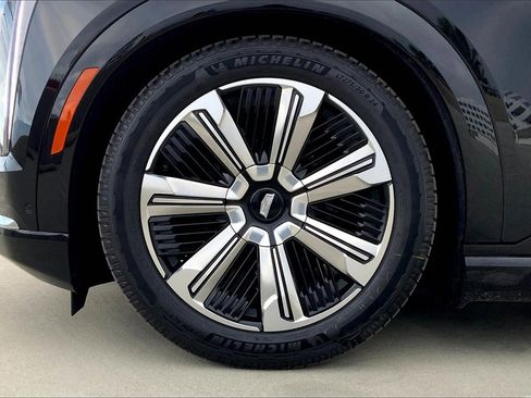 New 2025 Cadillac Escalade IQ Luxury 2 image 13