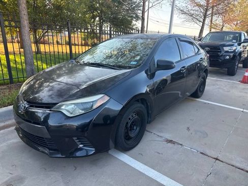 Used 2016 Toyota Corolla LE FWD image 1