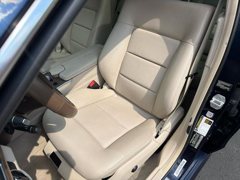 Used 2014 Mercedes-Benz E 350 4MATIC Sedan image 14