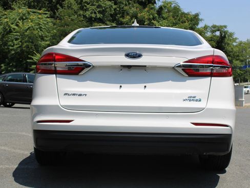 Used 2019 Ford Fusion SE image 5