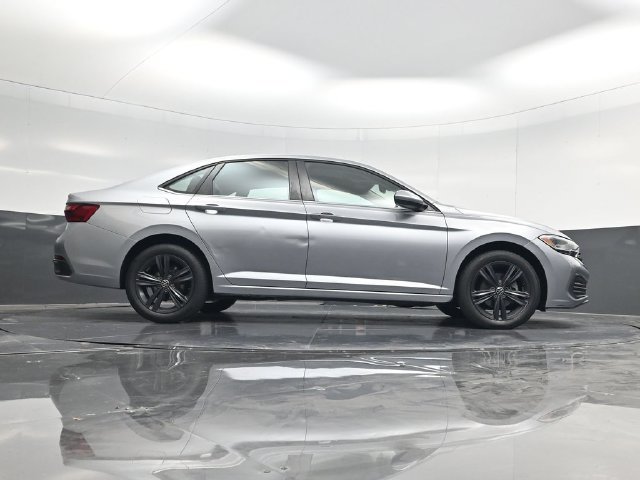 Used 2023 Volkswagen Jetta SE FWD image 47