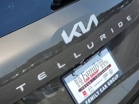 Used 2025 Kia Telluride S FWD image 6