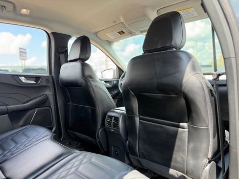 Certified 2024 Ford Escape Platinum w/ Premium Technology Package AWD/4WD image 18