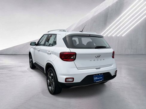 Certified 2023 Hyundai Venue SEL w/ Cargo Package FWD image 5