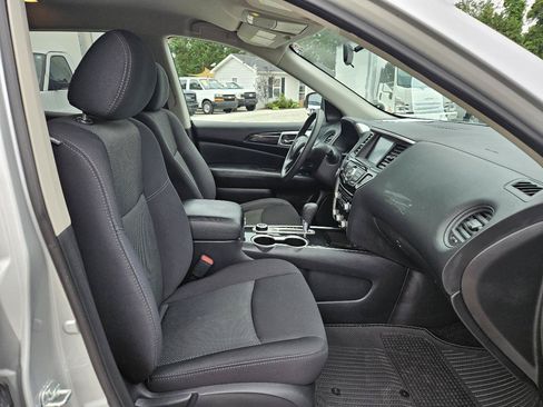 Used 2019 Nissan Pathfinder S AWD/4WD image 31