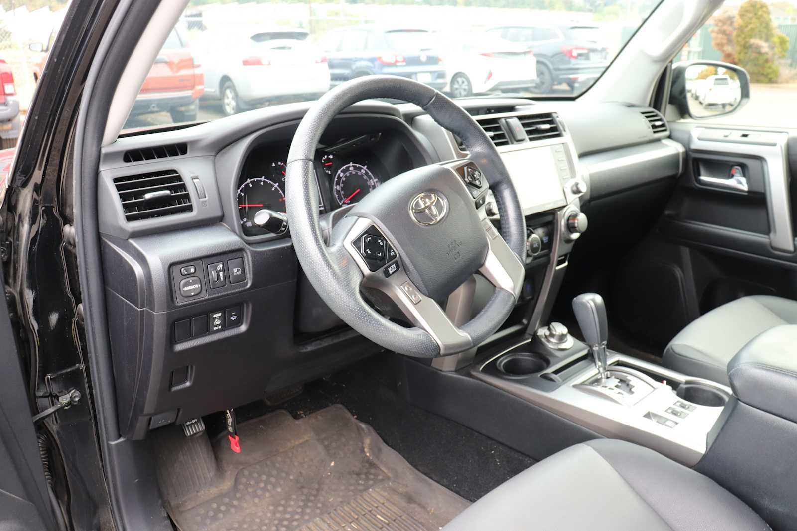Used 2024 Toyota 4Runner SR5 Premium w/ Moonroof Package AWD/4WD image 10