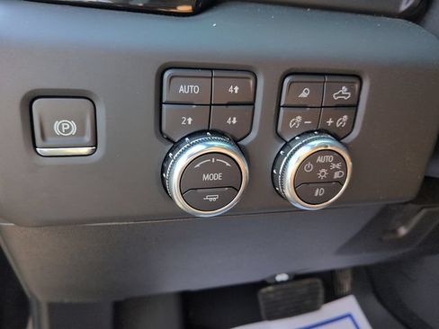 Used 2025 GMC Sierra 3500 Denali Ultimate AWD/4WD image 21
