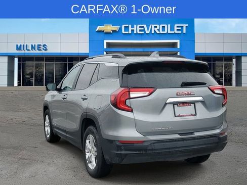 Certified 2024 GMC Terrain SLE w/ Driver Convenience Package image 3