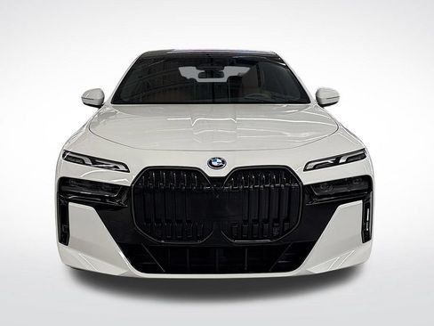 Used 2024 BMW i7 xDrive60 AWD/4WD image 8