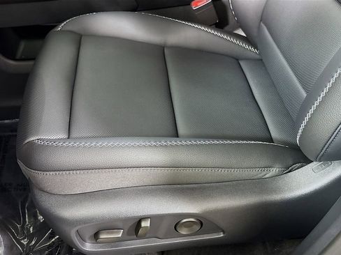 New 2026 GMC Terrain Denali w/ LPO, Black Badging Package image 18