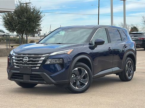 Certified 2025 Nissan Rogue SV image 2