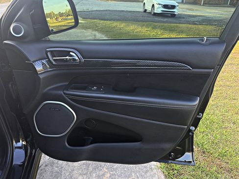 Used 2015 Jeep Grand Cherokee SRT AWD/4WD image 18