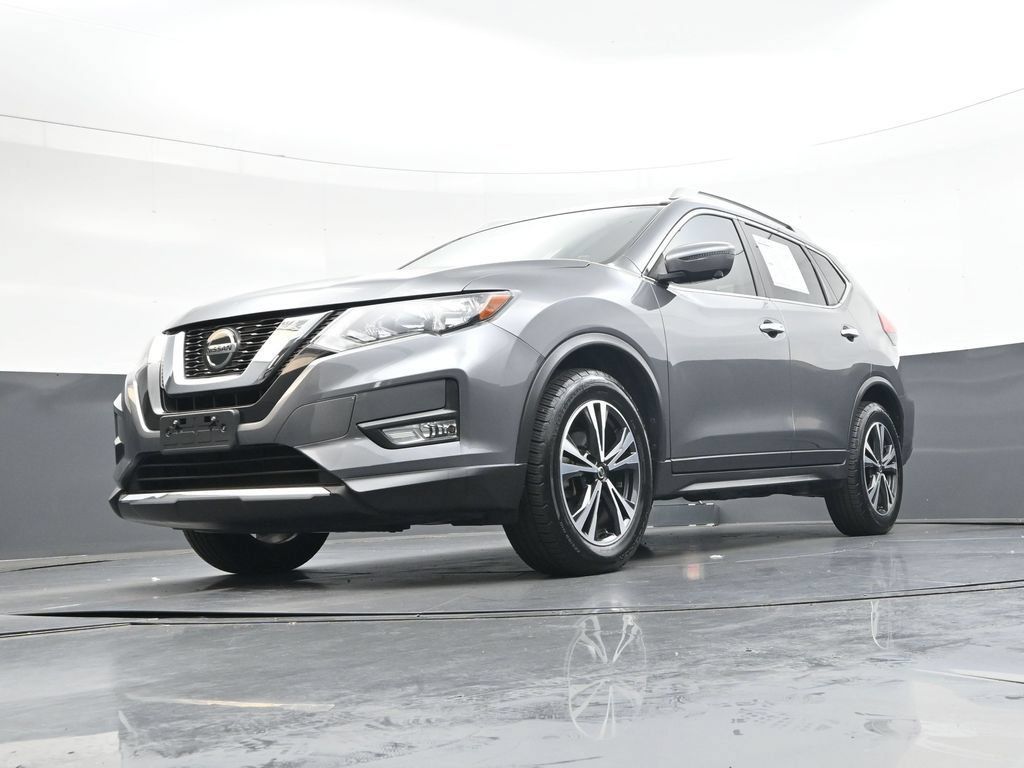 Used 2019 Nissan Rogue SV w/ Premium Package FWD image 39