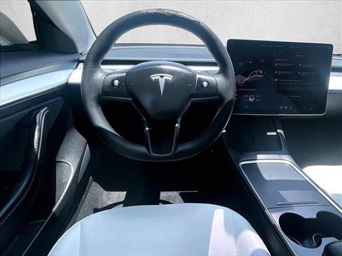 Used 2021 Tesla Model 3 Standard Range Plus RWD image 7