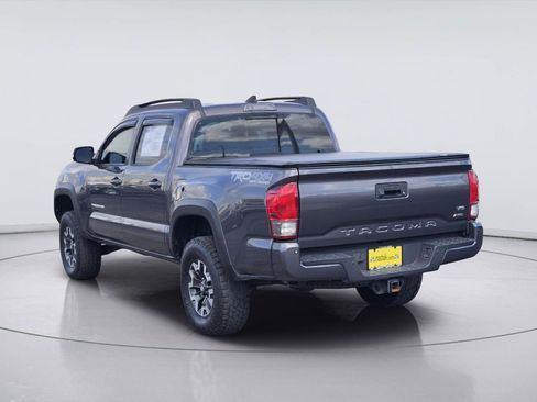 Used 2017 Toyota Tacoma TRD Off-Road w/ Premium & Technology Package AWD/4WD image 6