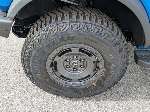 New 2024 Ford Bronco Outer Banks image 9