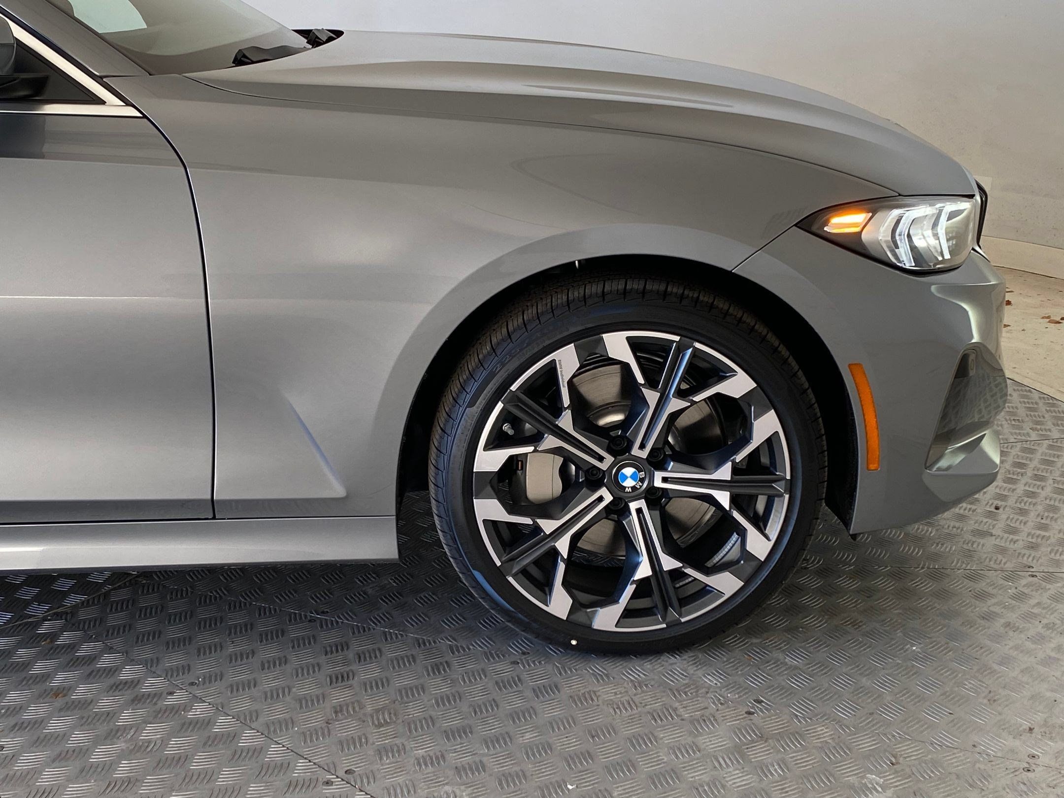 Used 2026 BMW 330i xDrive Sedan w/ Premium Package AWD/4WD image 11