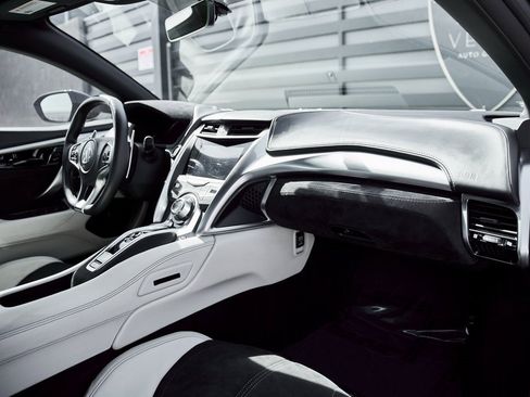Used 2017 Acura NSX image 41