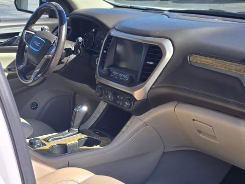 Used 2019 GMC Acadia Denali image 9