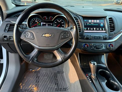 Used 2018 Chevrolet Impala LT w/ LT Convenience Package image 12