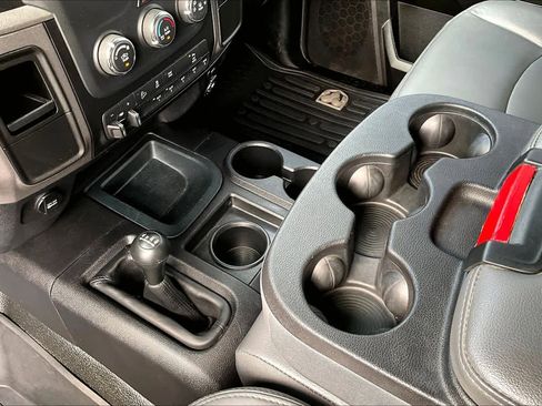 Used 2018 RAM 2500 Tradesman w/ Chrome Appearance Group image 19