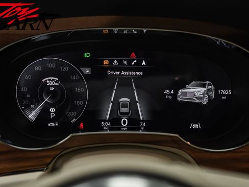 Used 2021 Bentley Bentayga image 39
