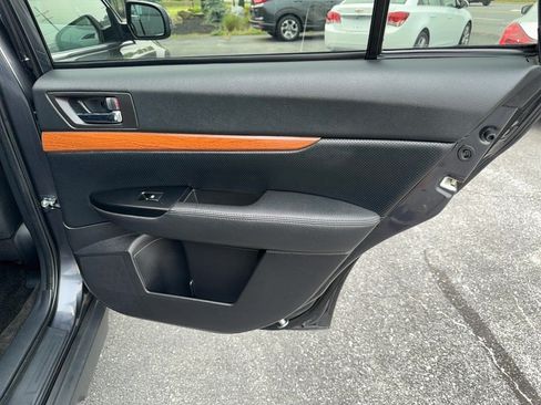 Used 2013 Subaru Outback 2.5i Limited w/ Moonroof Pkg AWD/4WD image 26