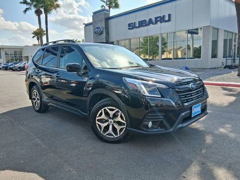 Used 2023 Subaru Forester Premium w/ Popular Package #2 AWD/4WD image 1