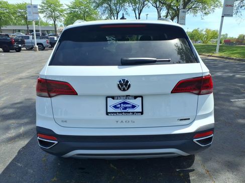 Used 2024 Volkswagen Taos SE w/ Panoramic Sunroof Package AWD/4WD image 6