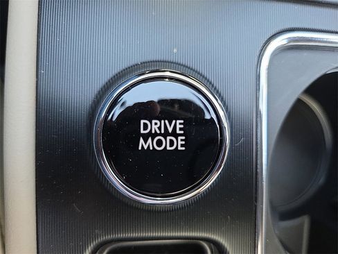 New 2026 Lincoln Corsair Premiere image 17