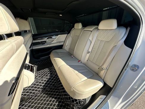 Used 2020 BMW 750i xDrive w/ Executive Package image 23